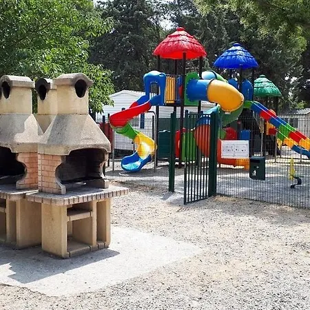 Mobilhome Cote Mer Camping Trois Etoiles * Вик-ла-Гардьоль